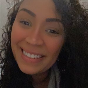 Meet your Posher, Brittney